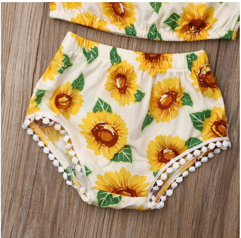 Girl Sunflower Print One-Shoulder Top and Triangle Shorts Set