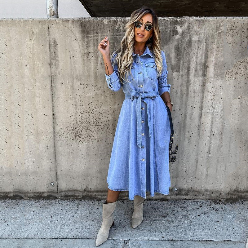 Robe en jean bleu clair taille haute pour femme avec poches et col revers