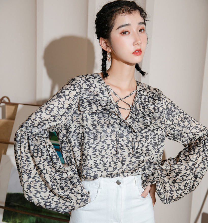 Retro Khaki Printed Blouse with Lantern Sleeves