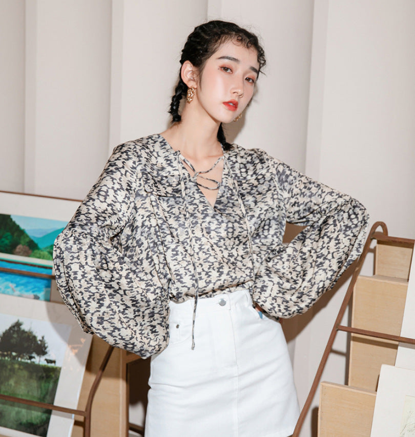 Retro Khaki Printed Blouse with Lantern Sleeves