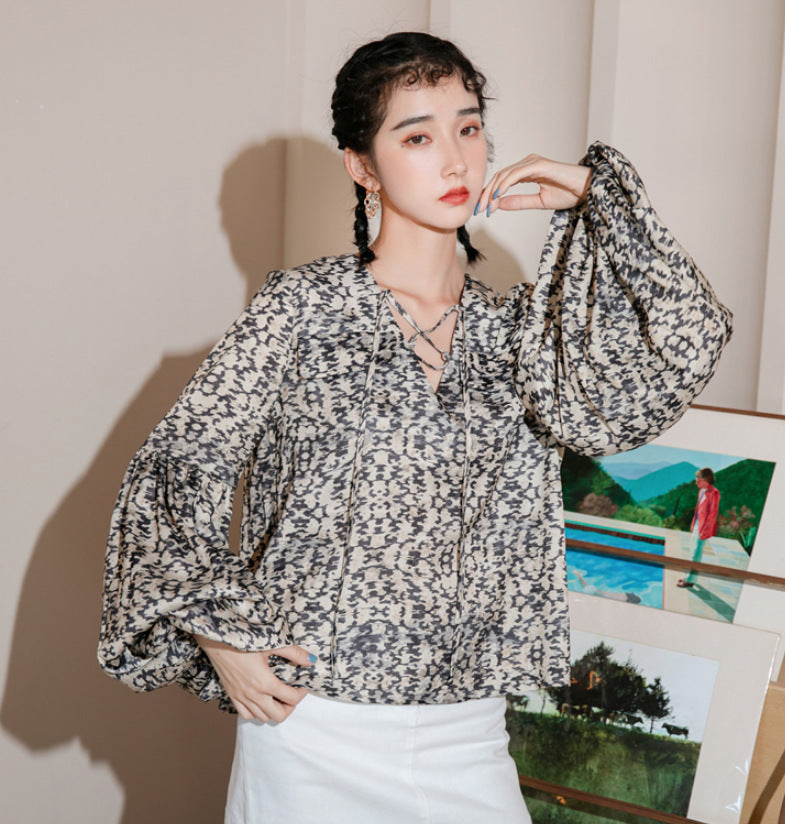 Retro Khaki Printed Blouse with Lantern Sleeves