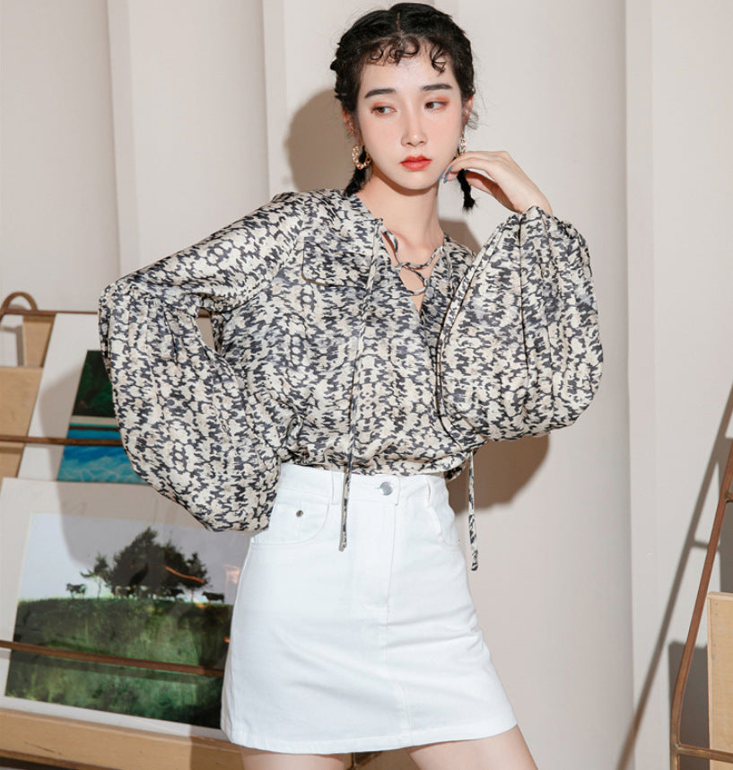 Retro Khaki Printed Blouse with Lantern Sleeves