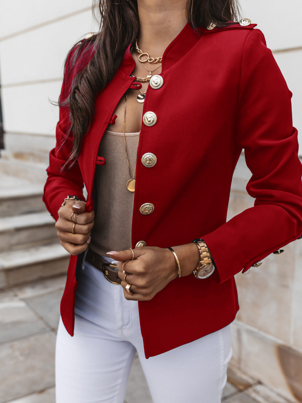 Blazer ajusté à manches longues et à boutonnage simple