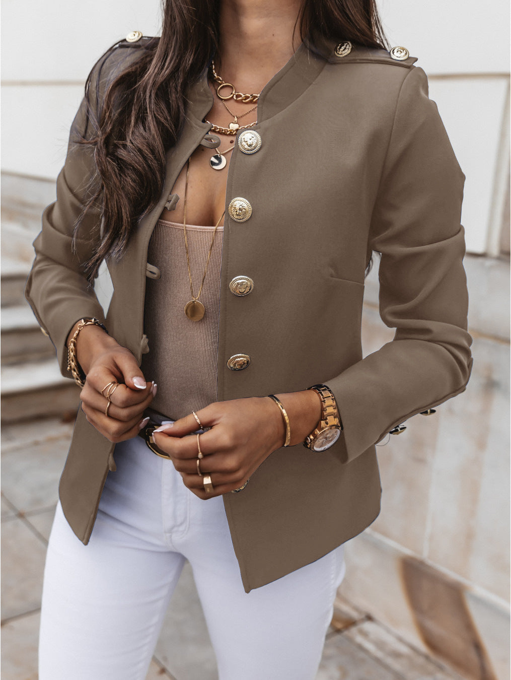 Blazer ajusté à manches longues et à boutonnage simple