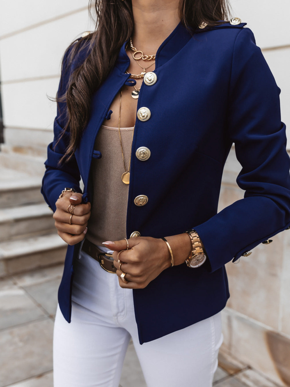 Blazer ajusté à manches longues et à boutonnage simple