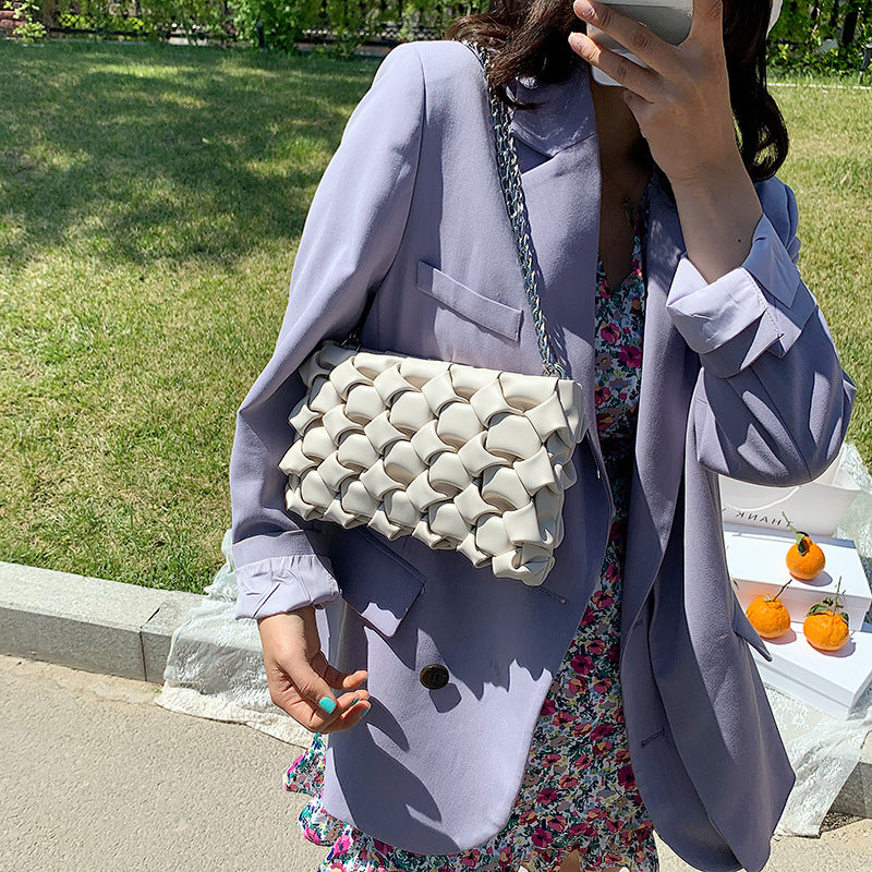 Sac bandoulière messager en PU tressé pour femme avec chaîne