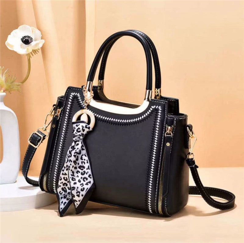 Fashion Simple And Versatile Trendy Shoulder Bag Large Capacity Messenger Hand
