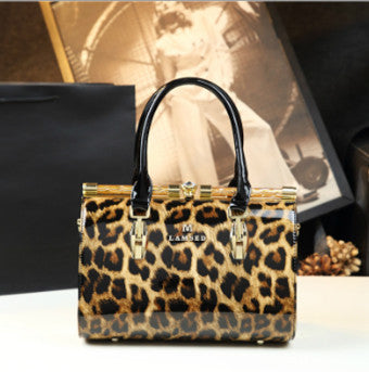 Leather Large-Capacity Pillow-Shape Handbag for Middle-Aged Mothers