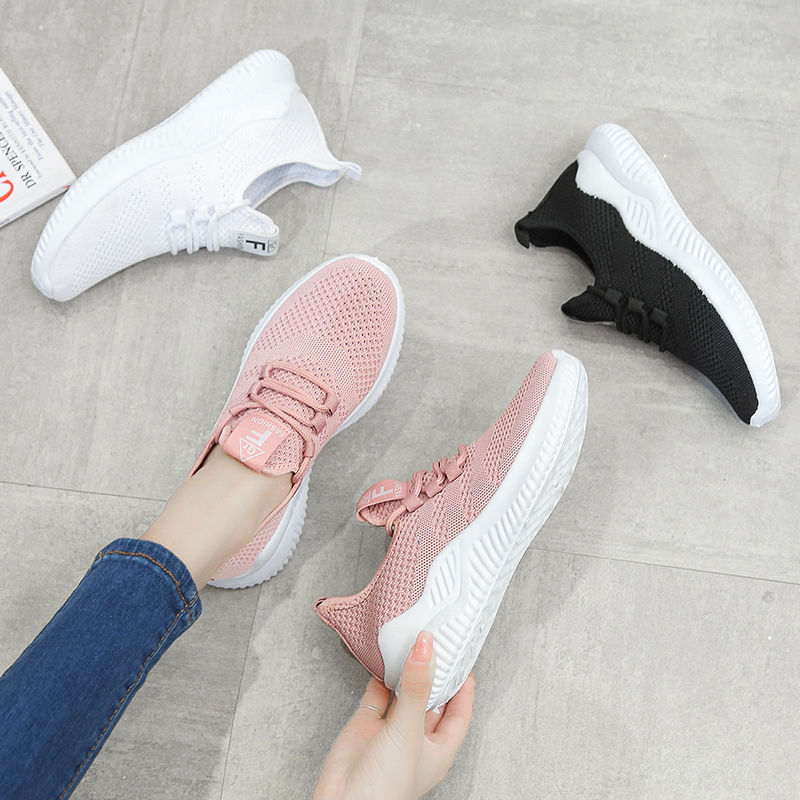 Chaussures de sport compensées à bout rond et talon bas en maille pour femme