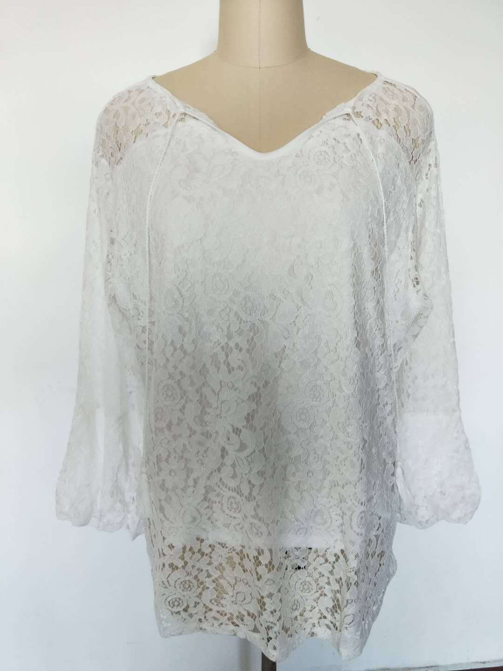 Blouse ample en dentelle ajourée blanche col en V à manches longues