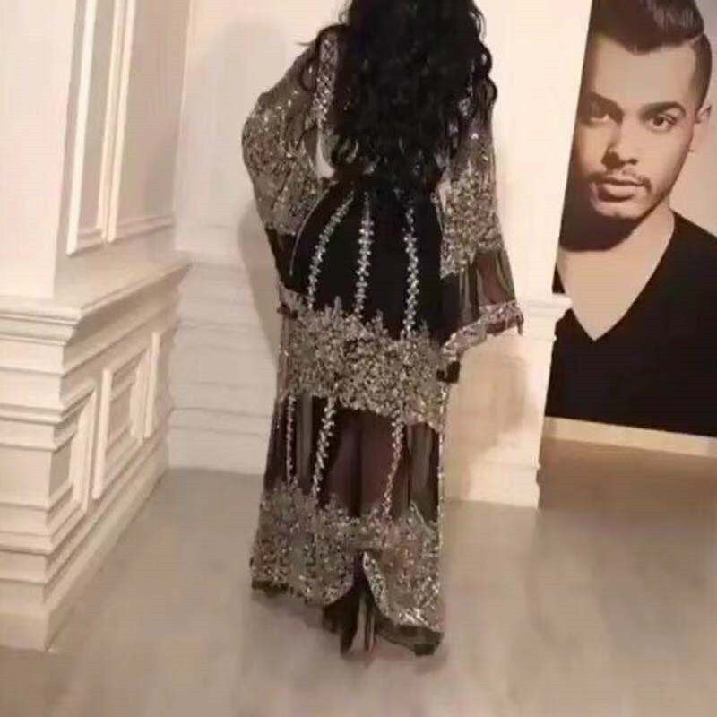 Robe de soirée rétro du Moyen-Orient en dentelle avec col en V plongeant