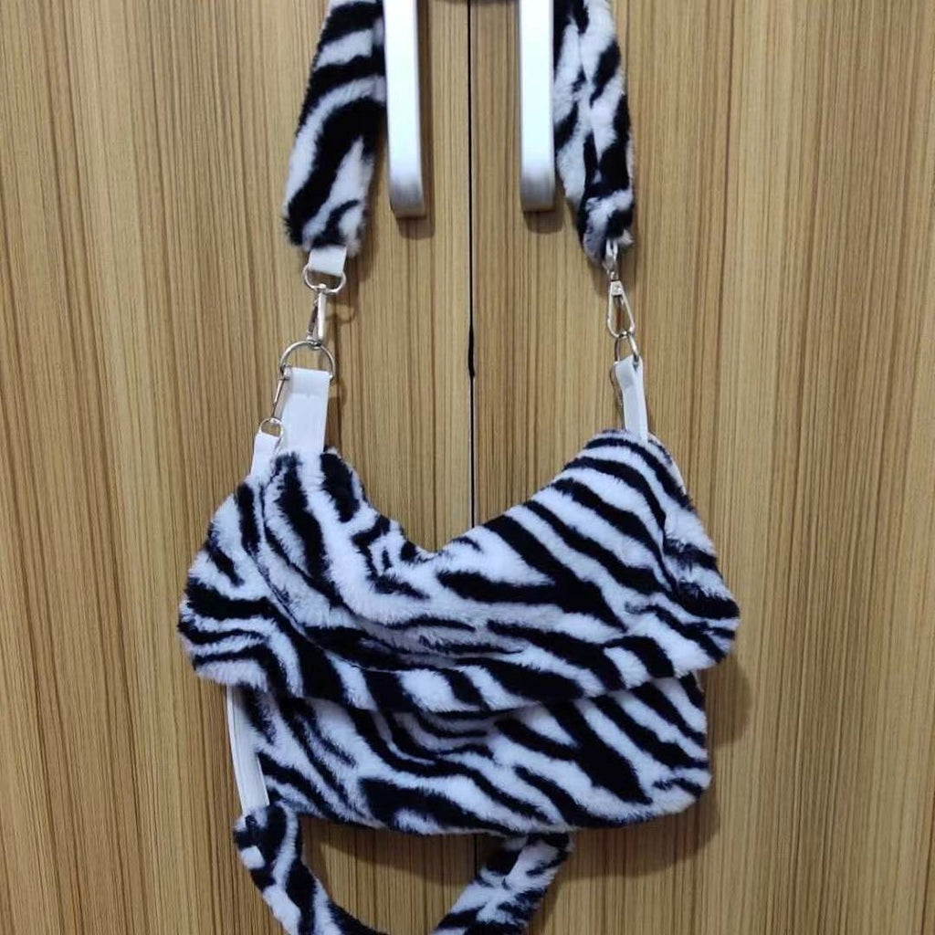 Sac à bandoulière carré en peluche imprimé léopard 34x25cm
