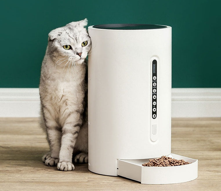 Smart Pet Feeder with 4.6L Capacity and Timer