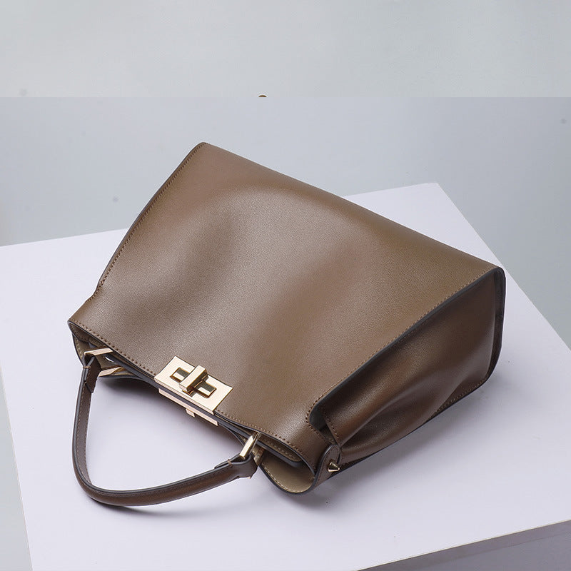 Sac à bandoulière en cuir grand format pour femme avec fermeture à verrou