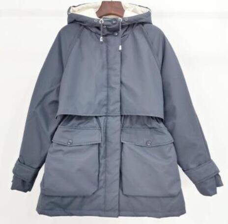 Manteau long d'hiver en duvet pour femme avec capuche en fourrure naturelle de raton laveur et de renard