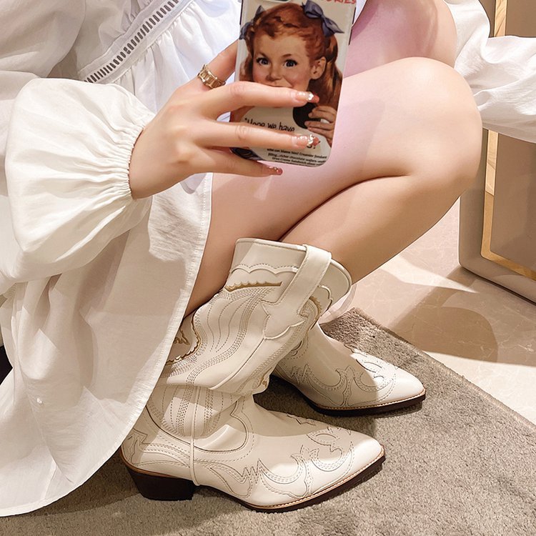 Bottes de cowboy western beiges brodées à talons hauts pour femmes, grandes tailles