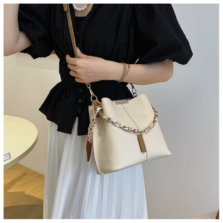 Sac seau rétro à la mode avec foulard en soie Sac messager décontracté pour femmes