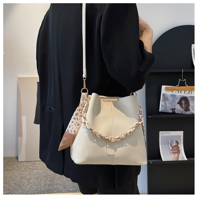 Sac seau rétro à la mode avec foulard en soie Sac messager décontracté pour femmes