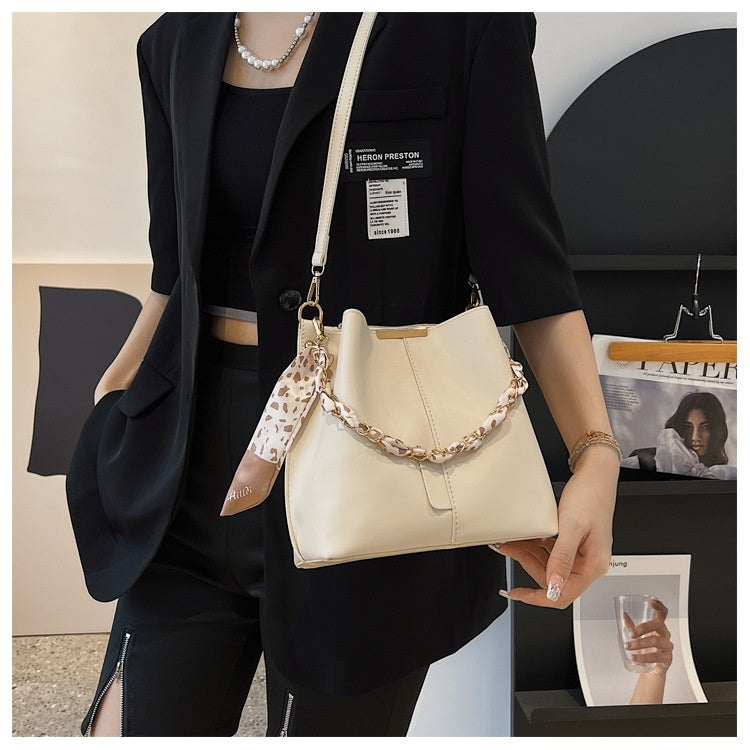 Sac seau rétro à la mode avec foulard en soie Sac messager décontracté pour femmes