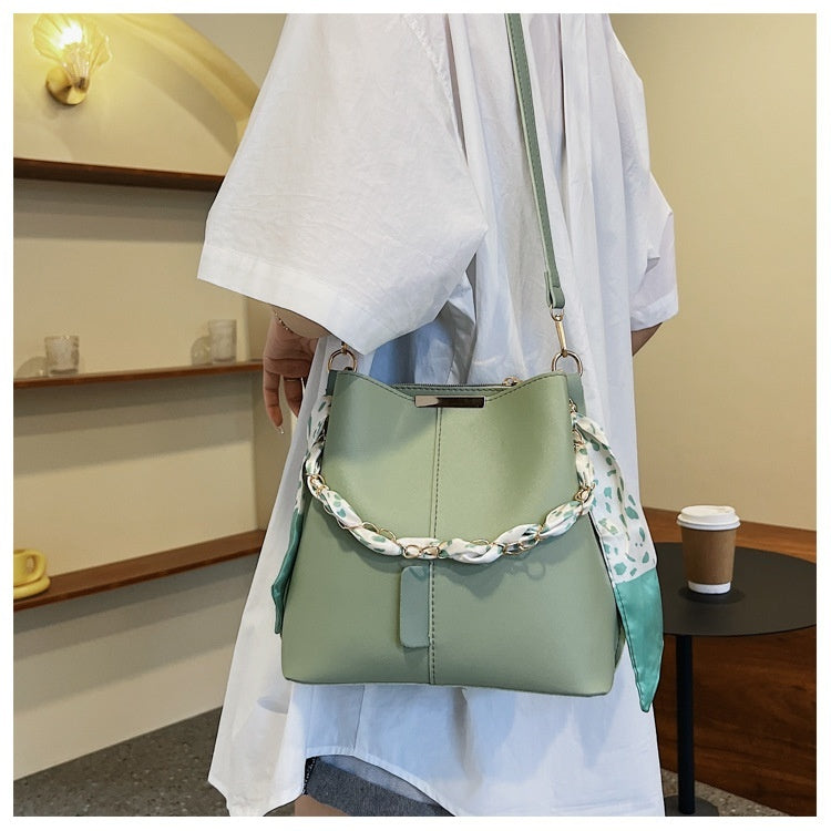 Sac seau rétro à la mode avec foulard en soie Sac messager décontracté pour femmes