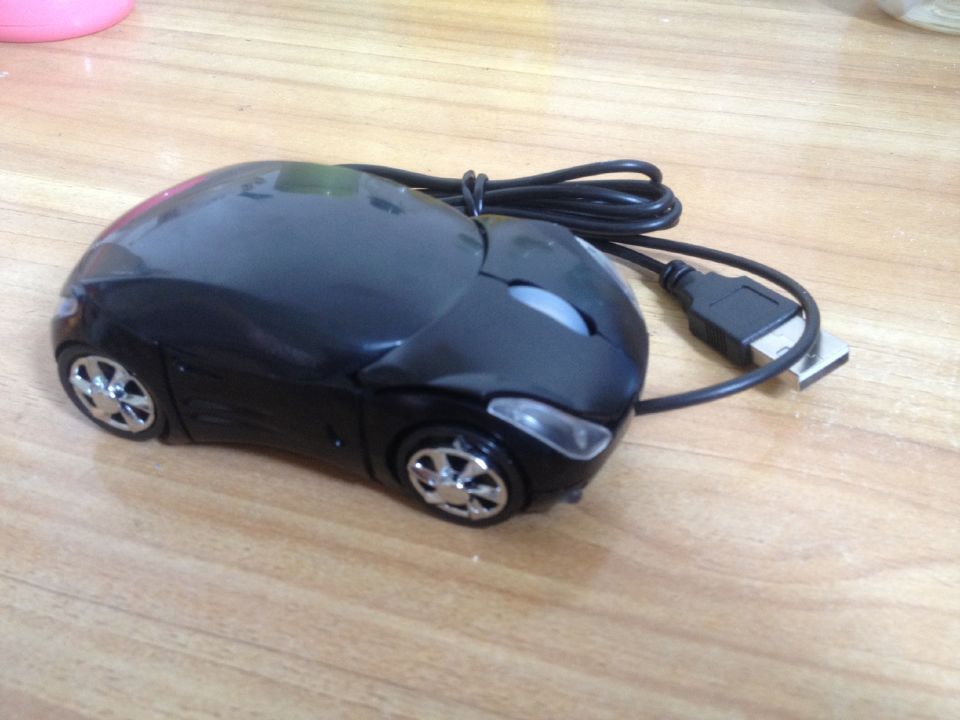 Souris sans fil Ferrari en forme de voiture de dessin animé avec fonction de veille automatique