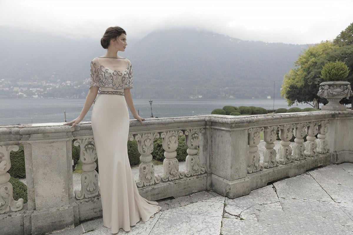 Robe moulante asymétrique en spandex ornée de cristaux