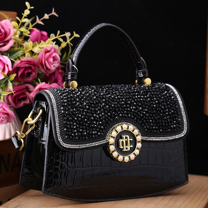 Sac à bandoulière portable en cuir verni et diamant