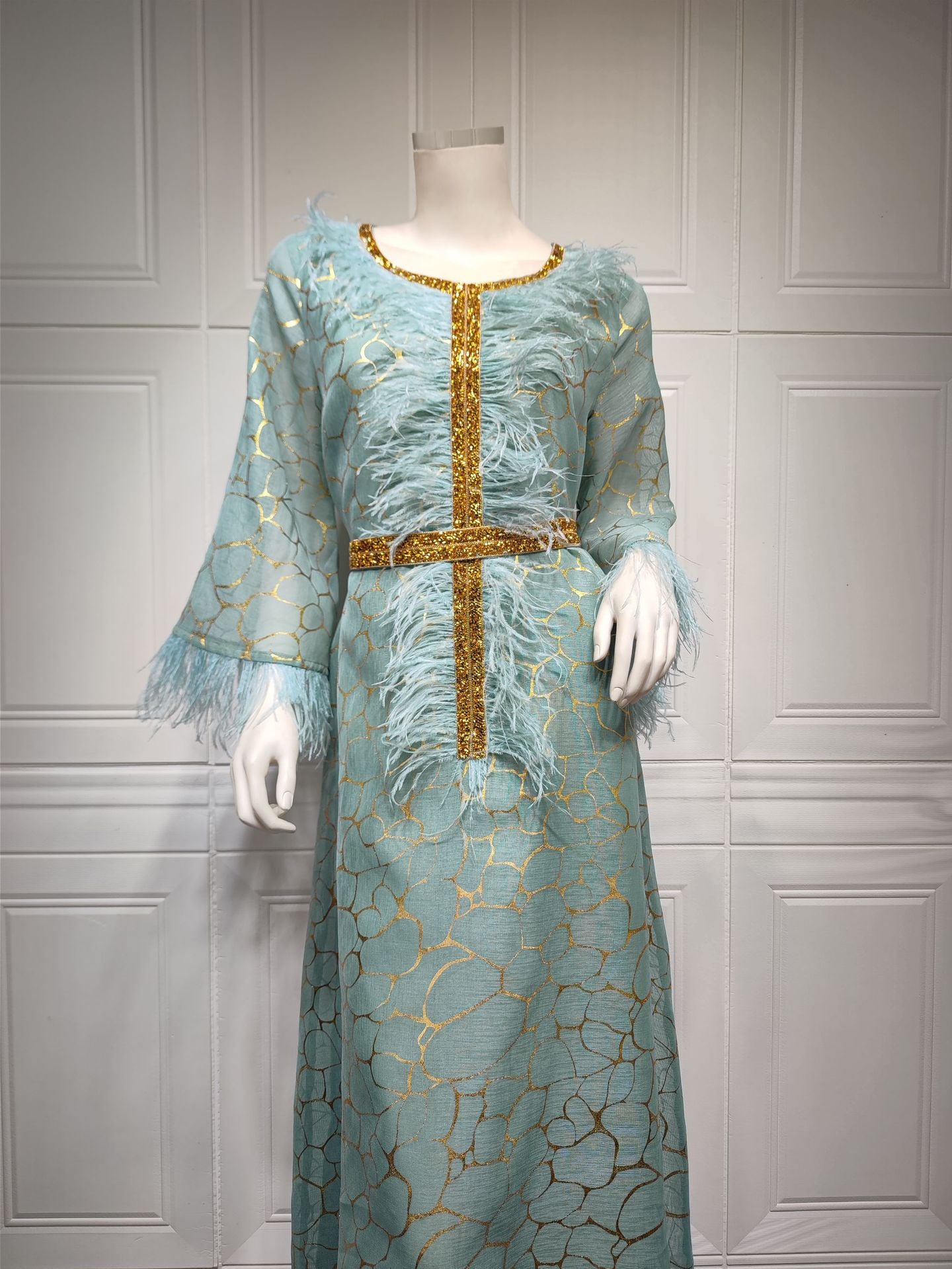 عباية أنيقة وعصرية مرصعة بأحجار الراين البرونزية للنساء