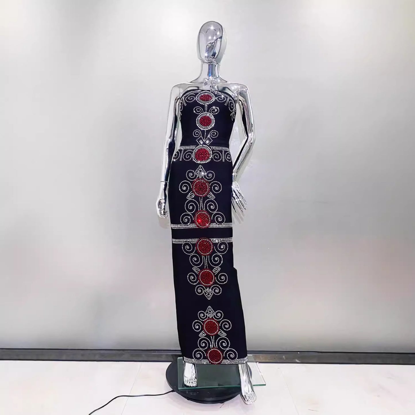 Robe de soirée fourreau noire moulante à strass Totem, pantalon bandage