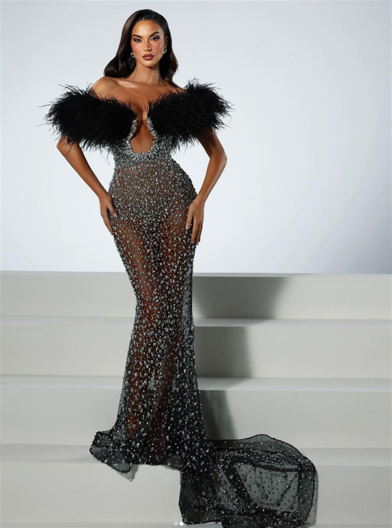 Robe Tube Col V Pailletée Luxe Plumes Strass Noire Taille Haute