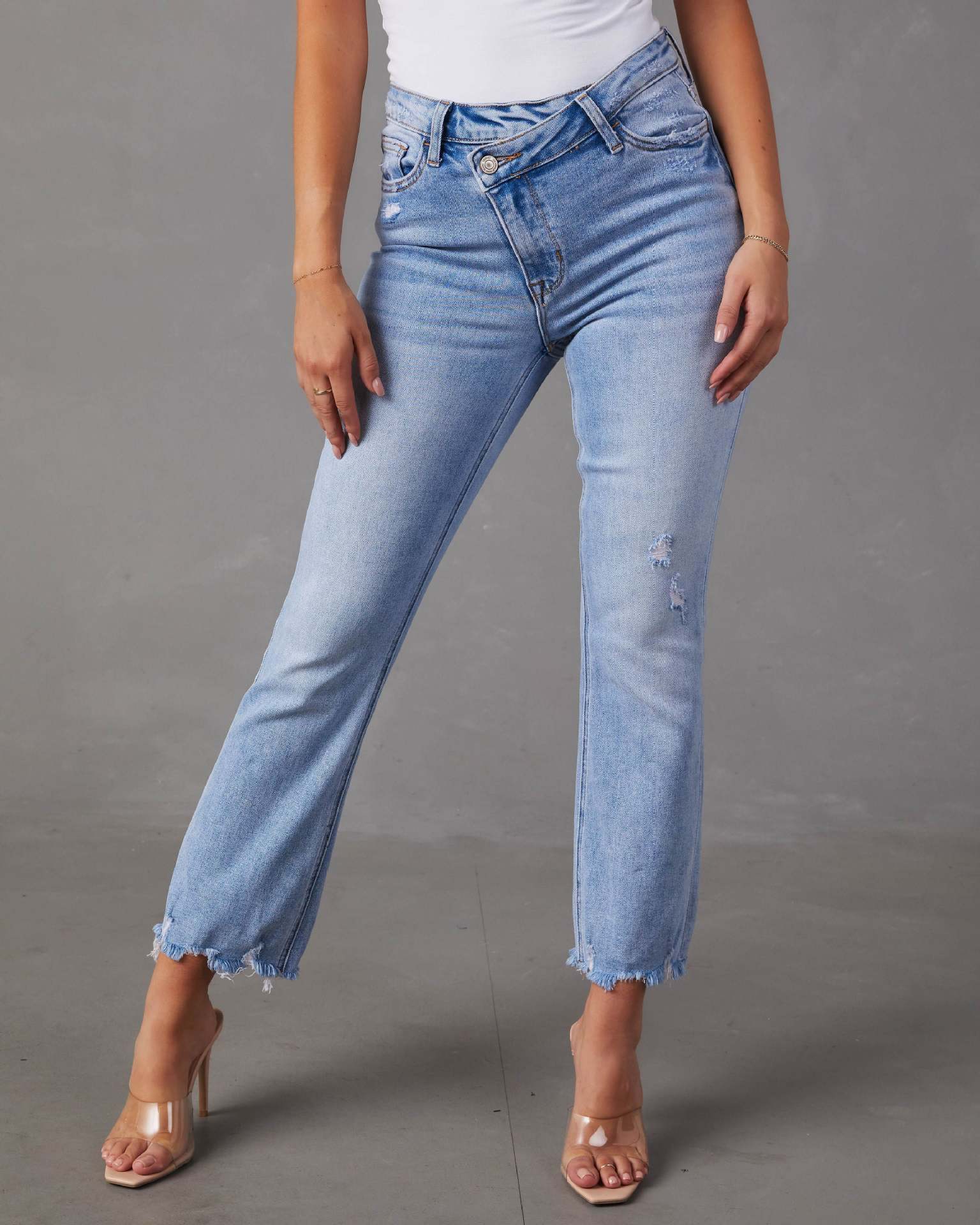 Jean femme bleu clair délavé et déchiré – Tailles S à 2XL