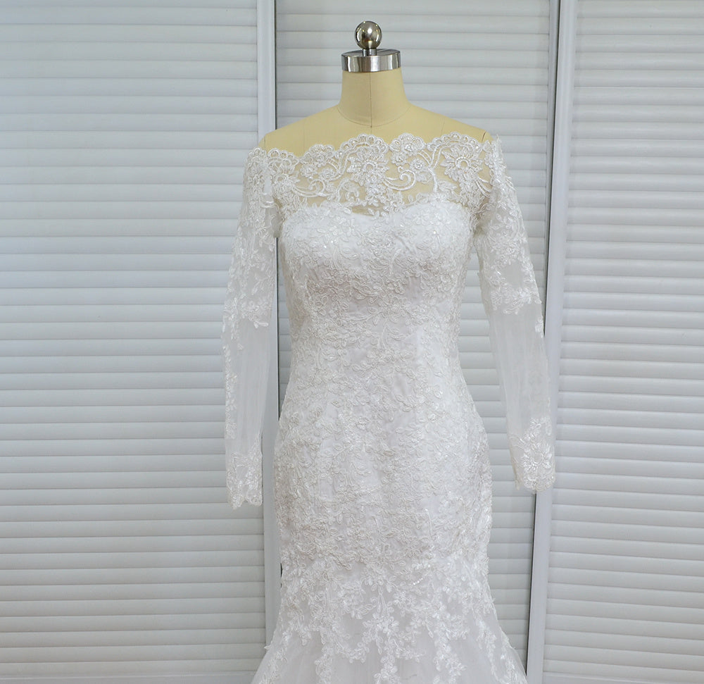 Robe de mariée asymétrique à traîne