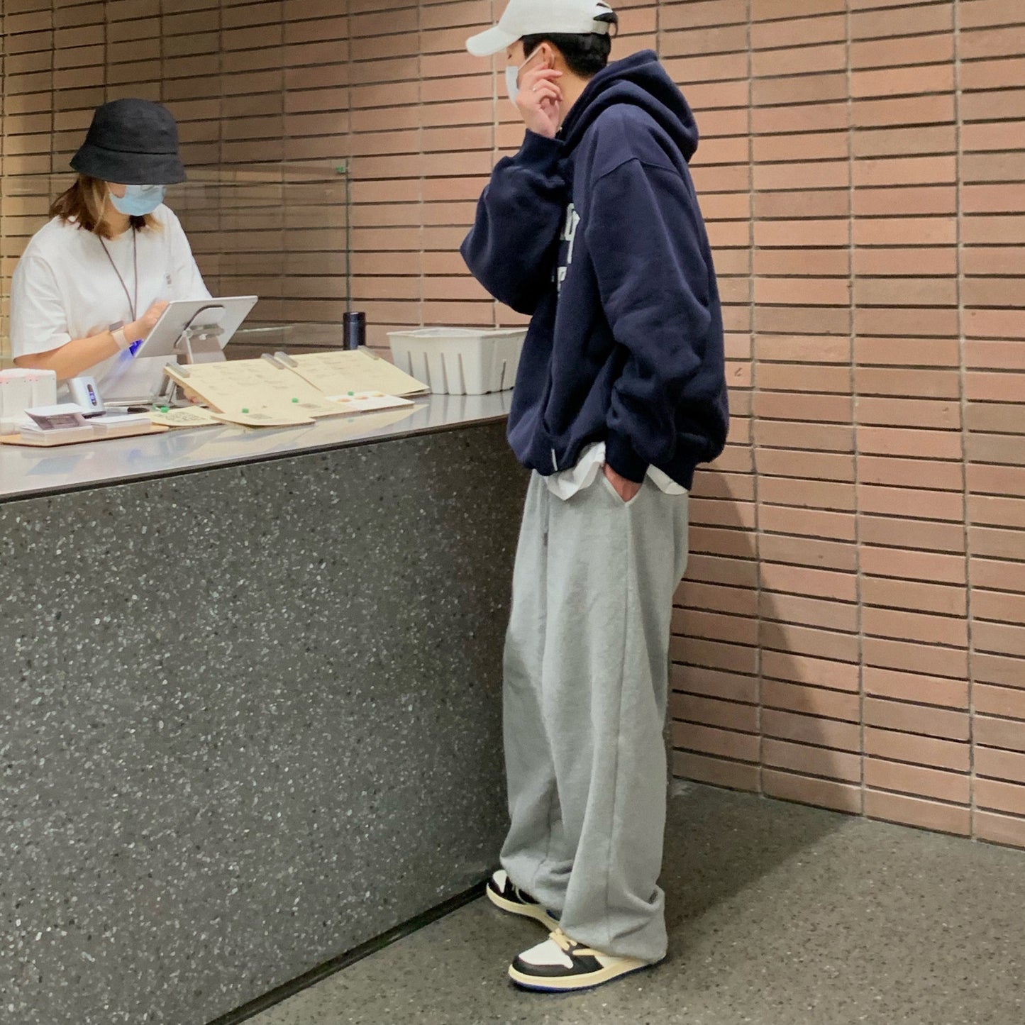 Sweat à capuche imprimé simple pour homme