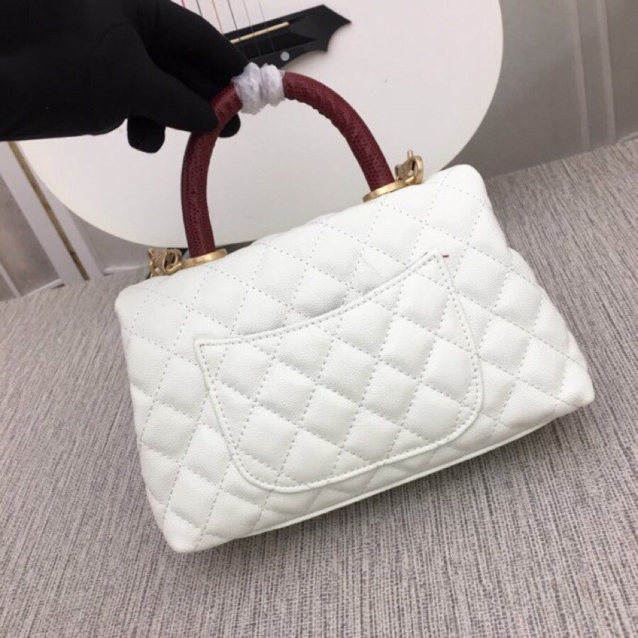 Leather Caviar One-Shoulder Messenger Bag with Diamond Chain & Classic Ball Pattern, Medium 23x14x8cm