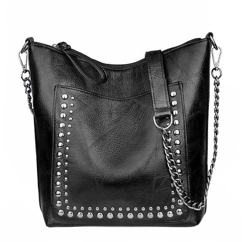 Sac bandoulière souple en cuir clouté grande capacité