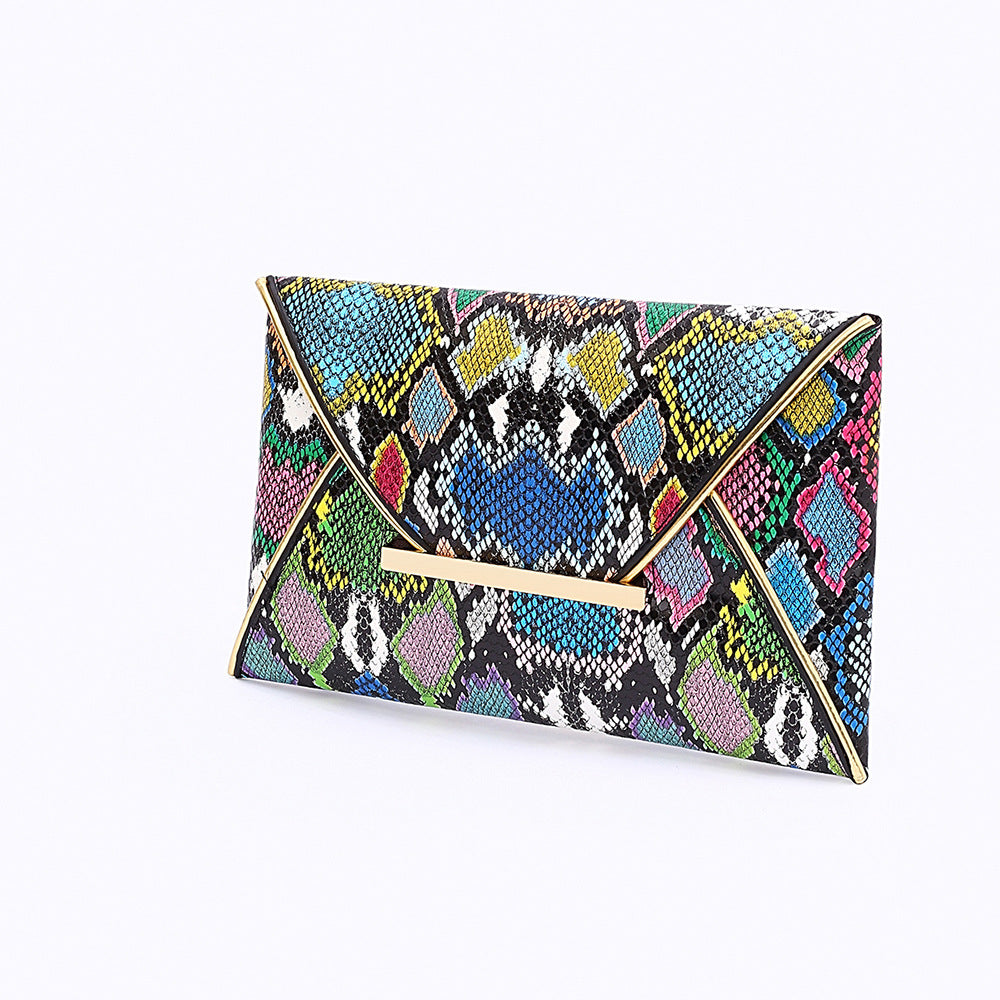 Pochette enveloppe en similicuir imprimé serpent, taille moyenne