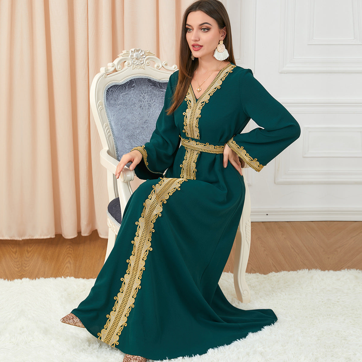 Arabian Women's Temperament Fashion Solid Color Stitching Embroidery Long-sleeved Dress
