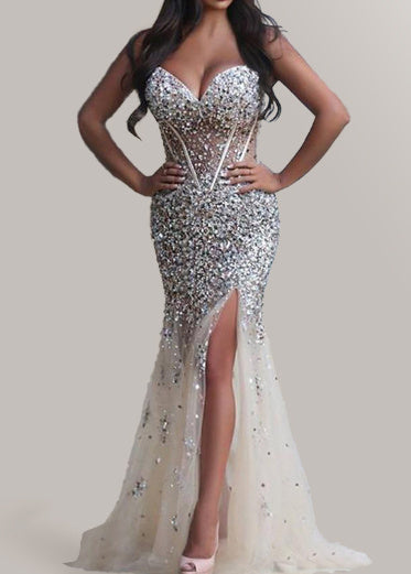 Robe longue vaporeuse sans manches col en V fendue dorée