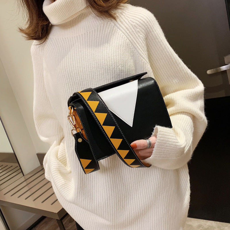 Triangle Shoulder Bag 20cm Square Crossbody with Magnetic Buckle and PU Lining