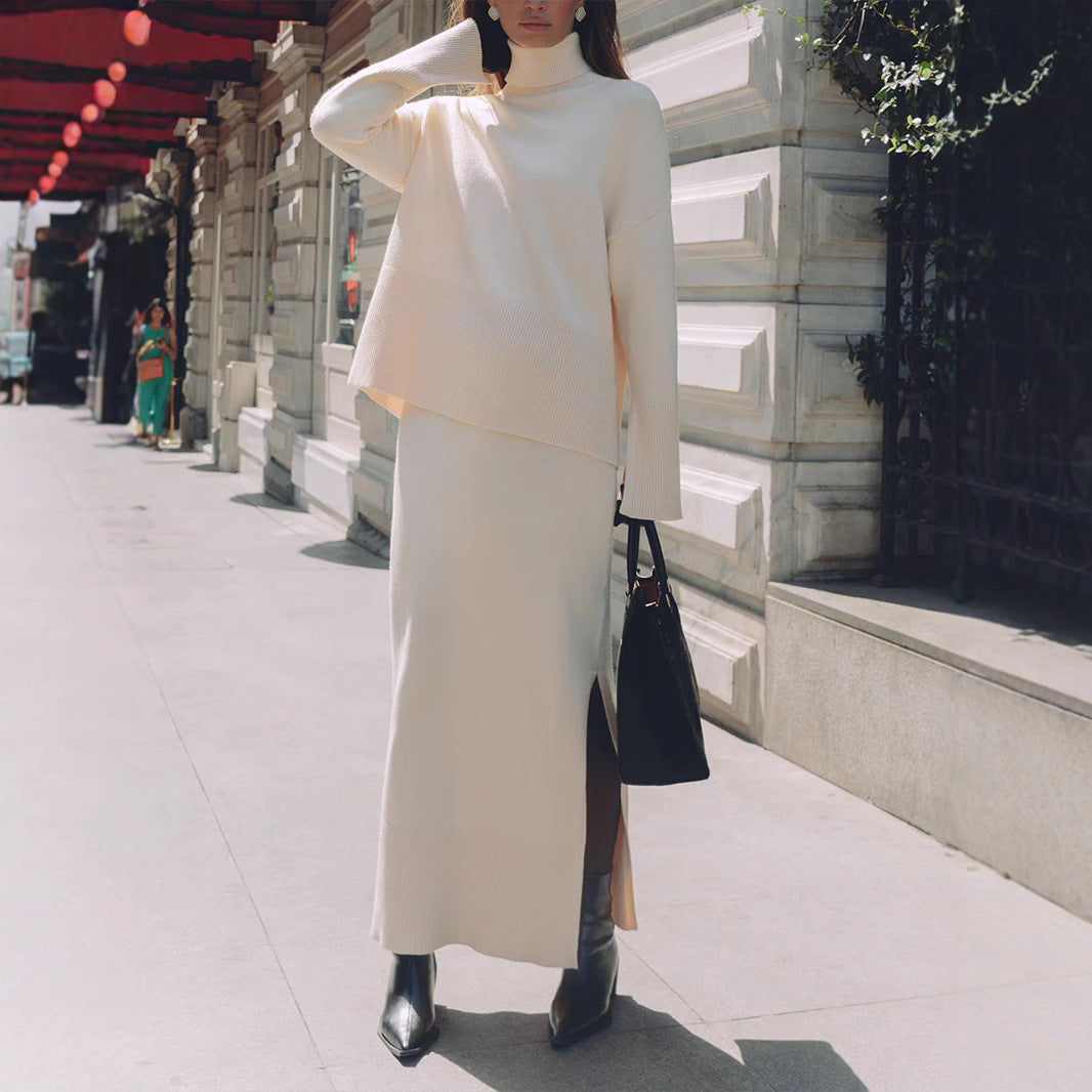 Ensemble pull et jupe fendue à l'allure décontractée