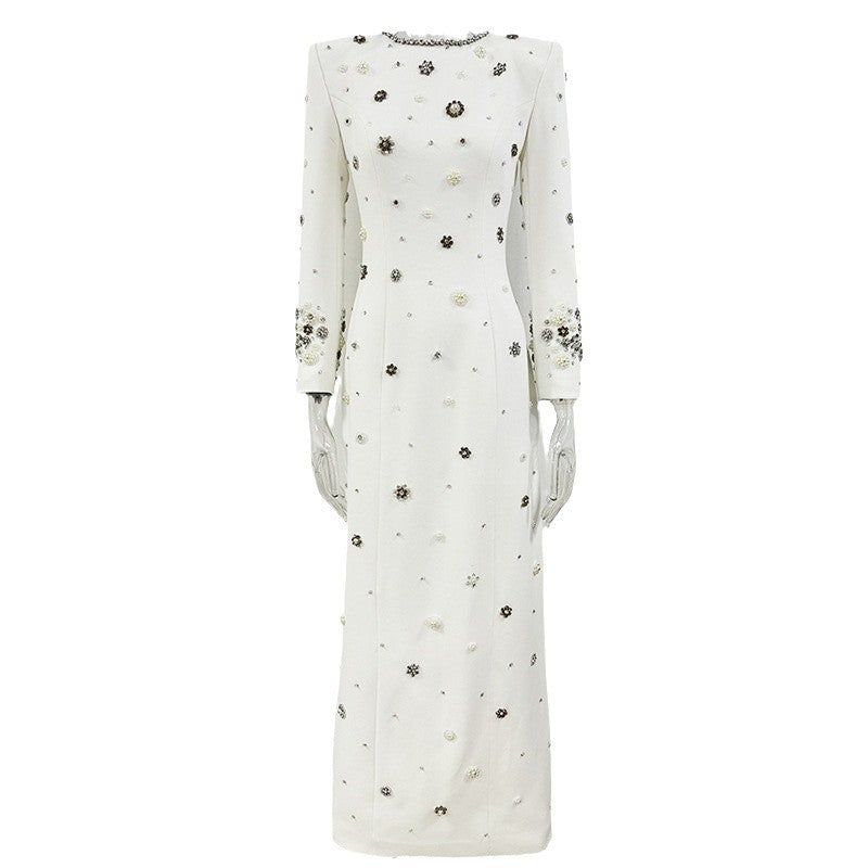 فستان ماكسي ضيق مزين بالخرز والماس شديد التحمل