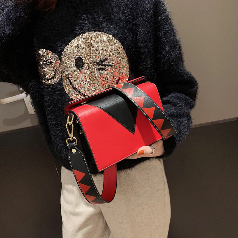 Triangle Shoulder Bag 20cm Square Crossbody with Magnetic Buckle and PU Lining