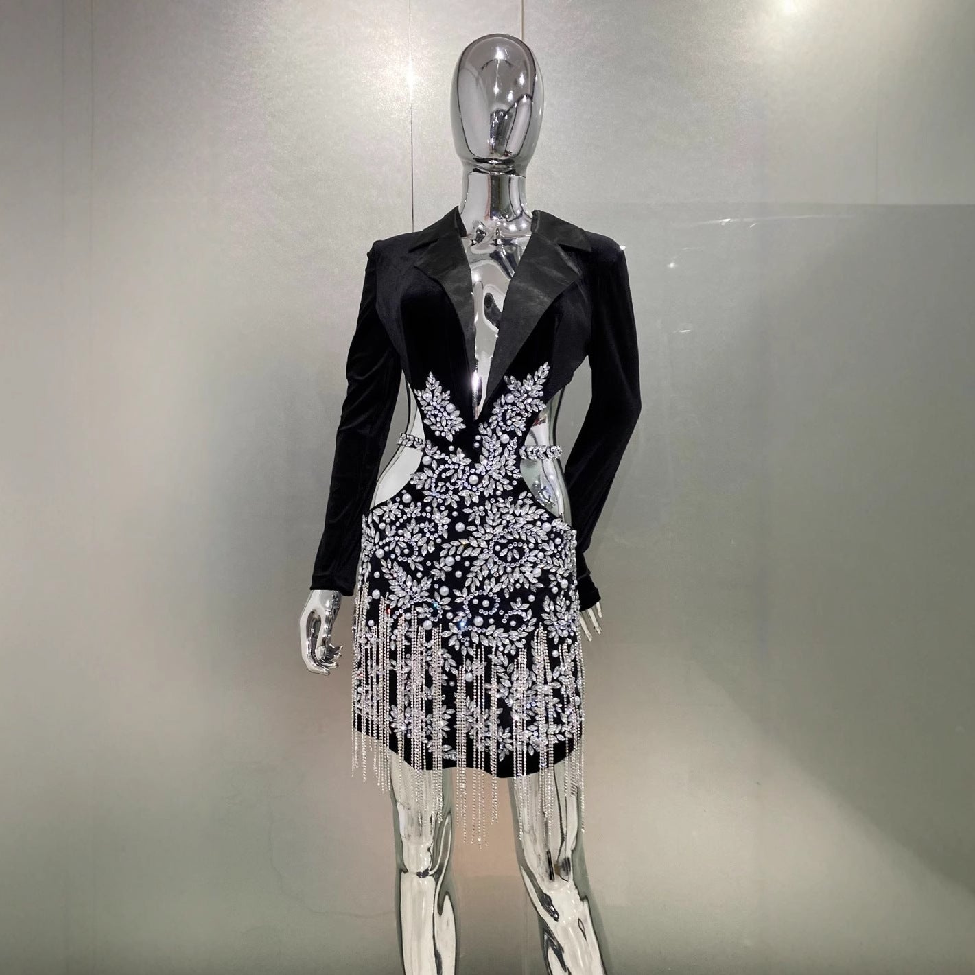 Robe tailleur sexy à découpes et strass de luxe
