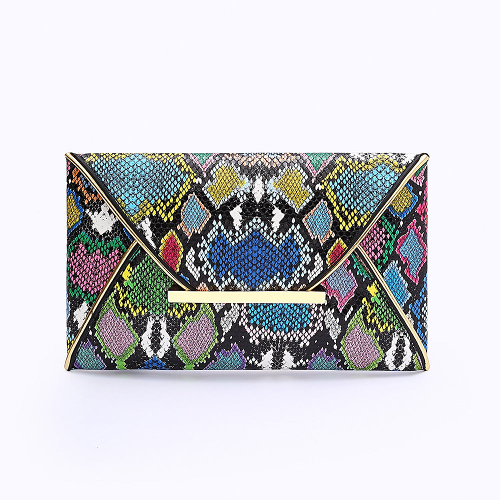 Pochette enveloppe en similicuir imprimé serpent, taille moyenne