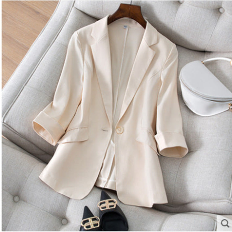 Veste de tailleur femme coupe ajustée avec manches trois-quarts et col de costume