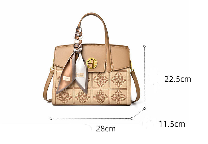 Sac bandoulière en similicuir beige avec foulard en soie brodé pour femme