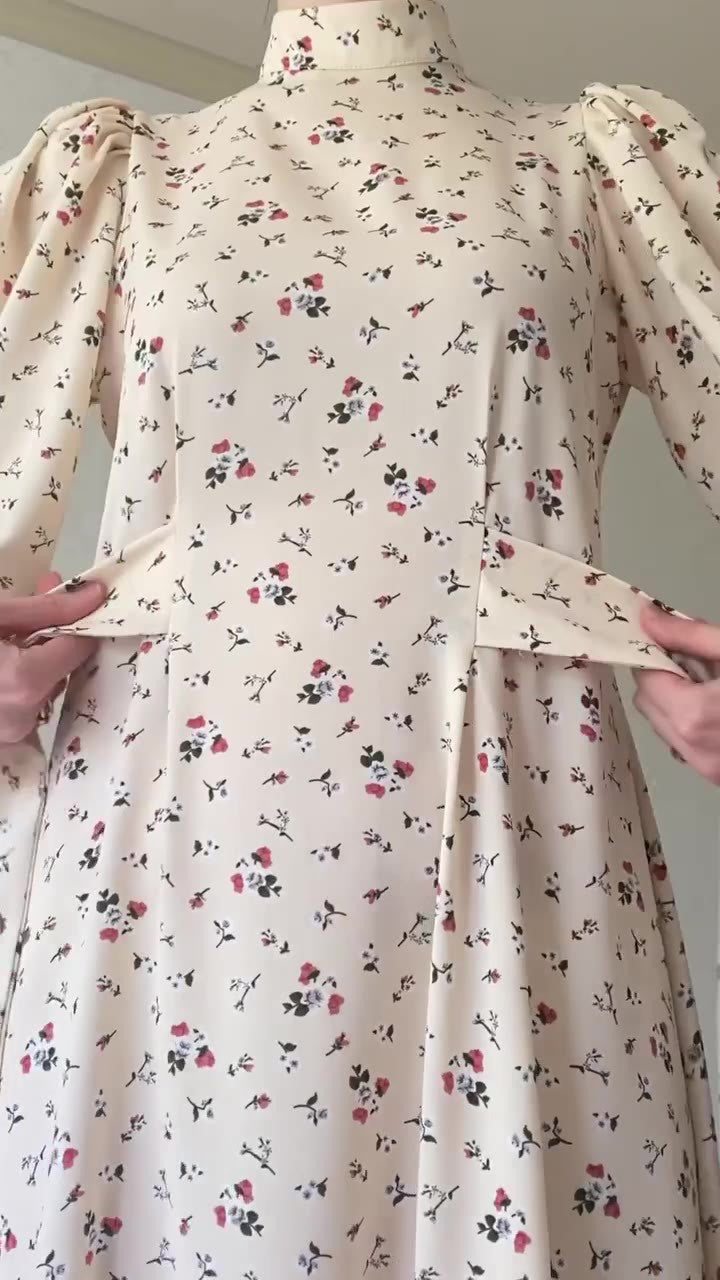 Robe longue ample à fleurs et manches longues avec broderie 3D