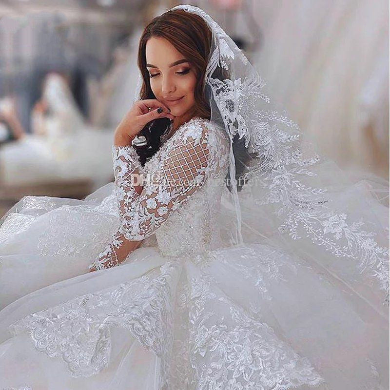 Ivory White Off-Shoulder Lace Bridal Wedding Dress with Trailing Skirt