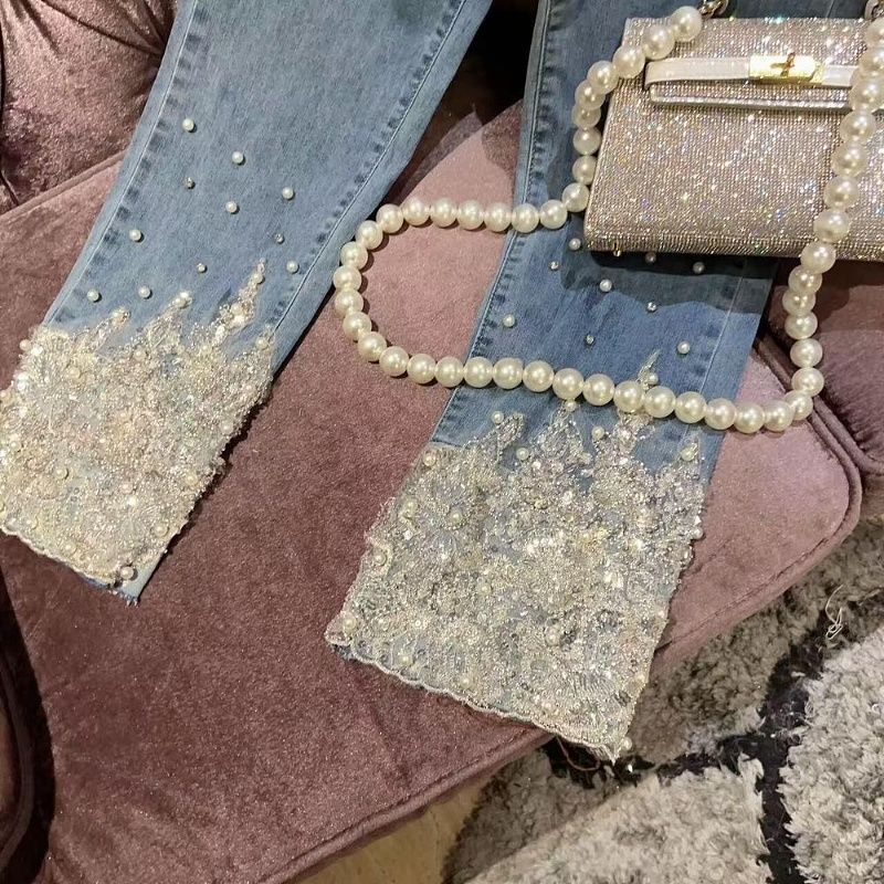 Jean droit taille haute bleu à sequins et perles pour femme