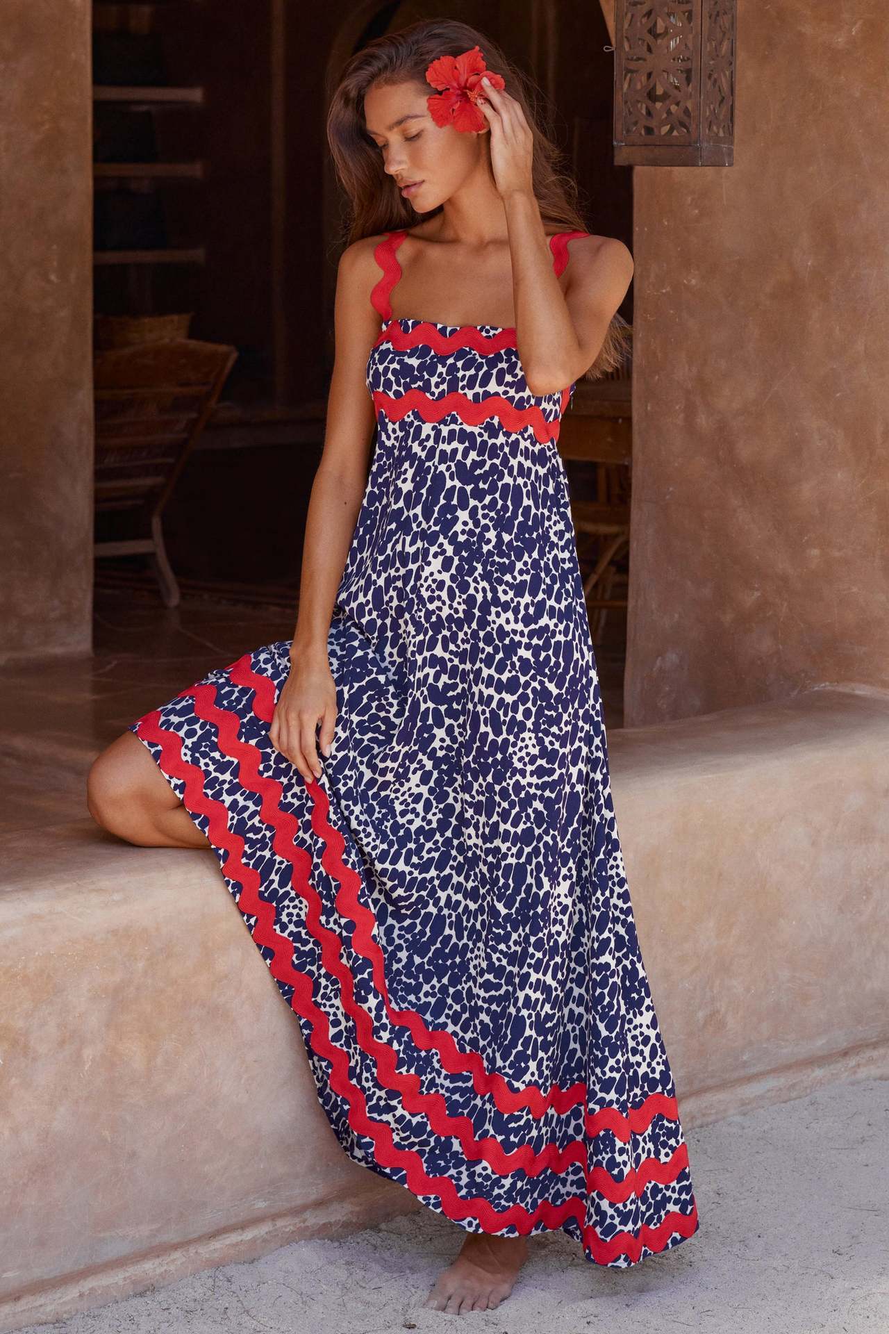 Women’s Flowers Print Wavy Pattern Suspender A-Line Beach Dress